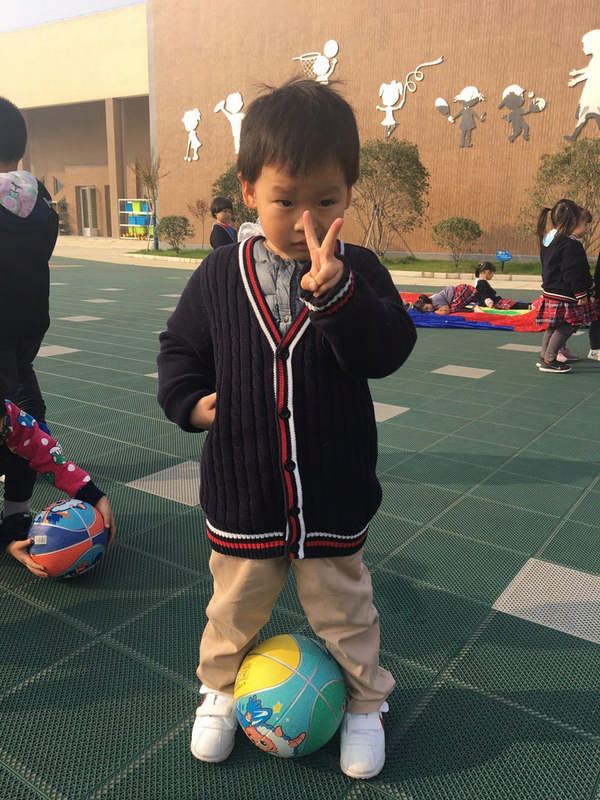 夹球走.JPG